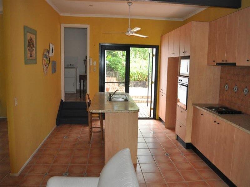 4 Bellview Crescent, Ashmore QLD 4214