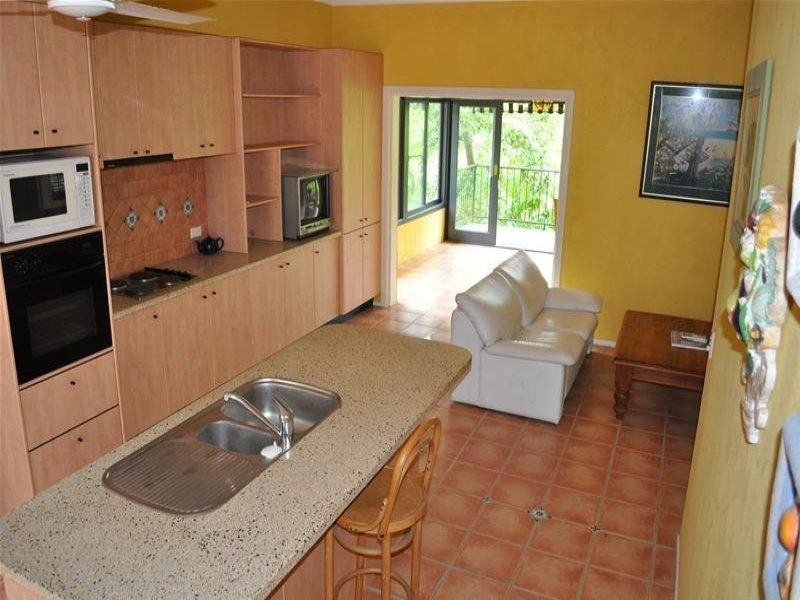 4 Bellview Crescent, Ashmore QLD 4214