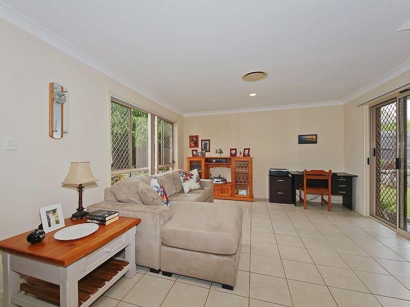 17 Greenbank Circuit, Carrara QLD 4211