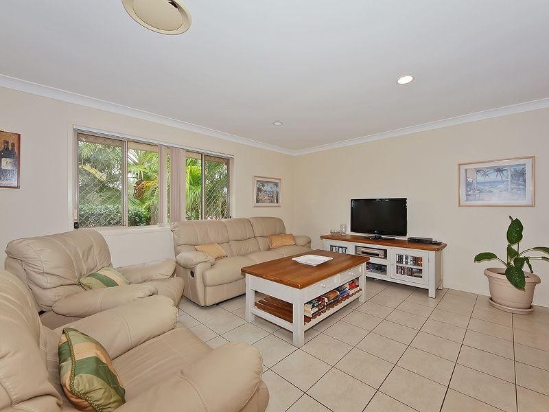 17 Greenbank Circuit, Carrara QLD 4211