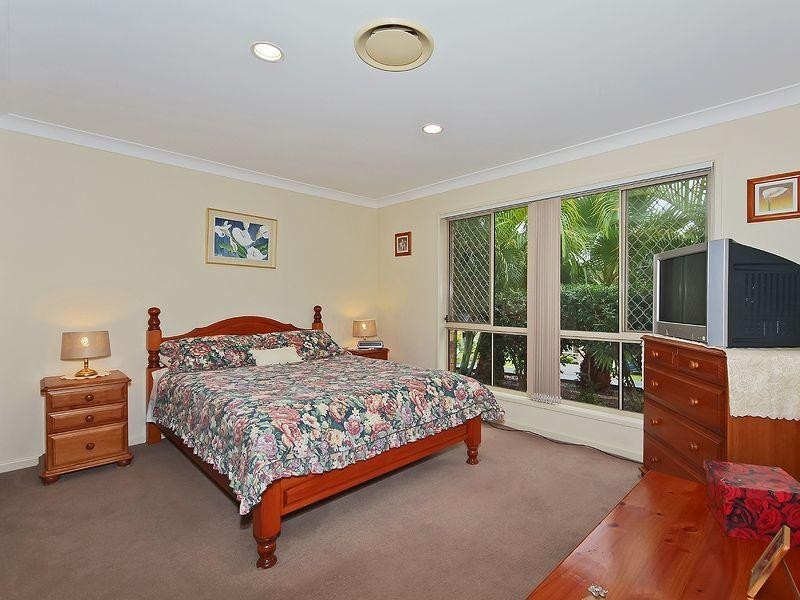 17 Greenbank Circuit, Carrara QLD 4211