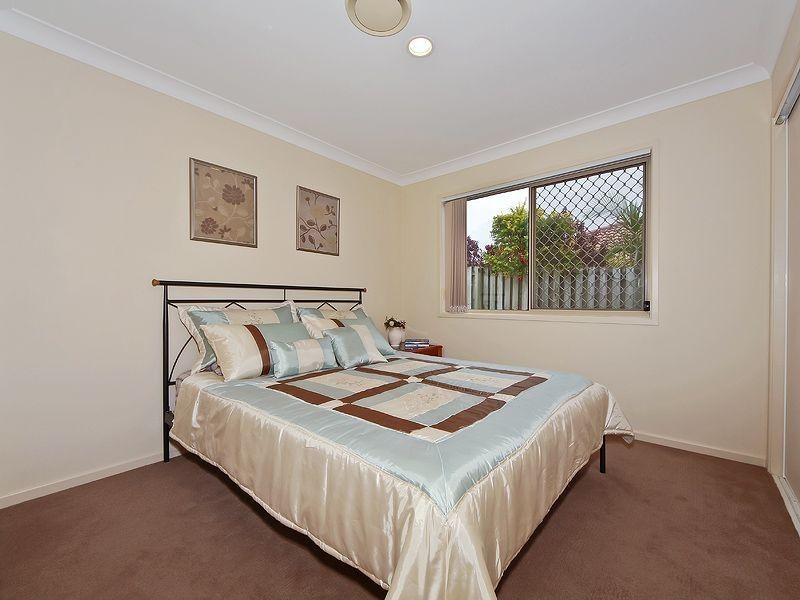 17 Greenbank Circuit, Carrara QLD 4211