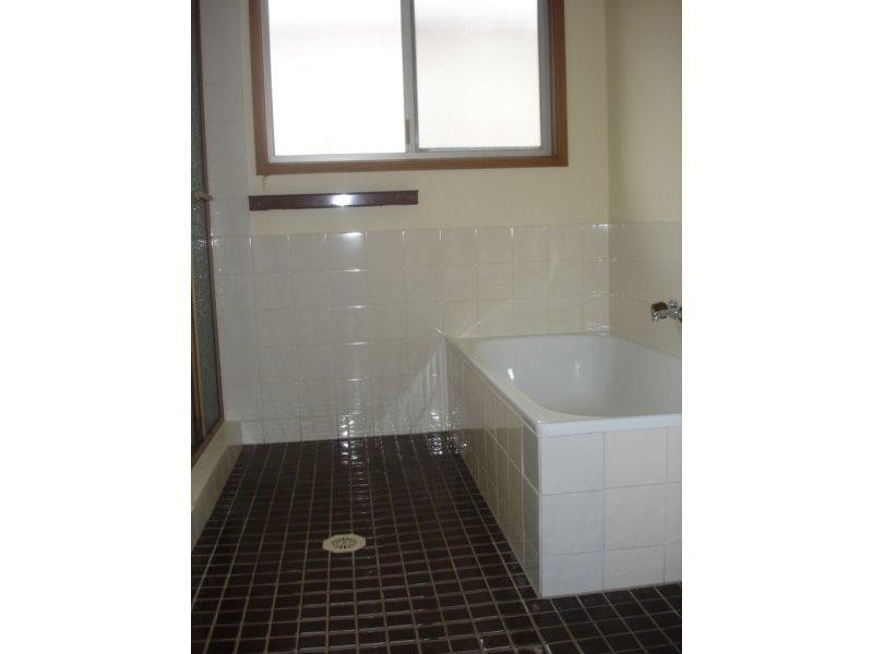 56 Nerang Broadbeach Road, Nerang QLD 4211