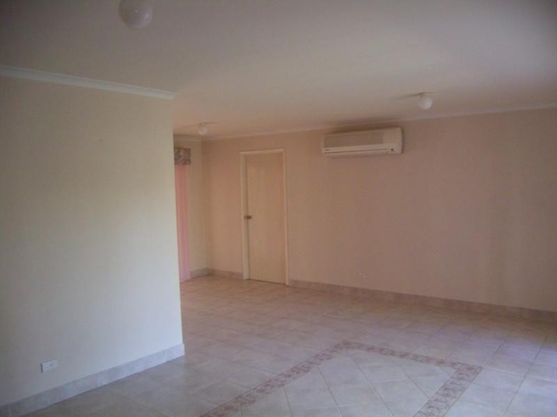 13 Leesa Court, Highland Park QLD 4211