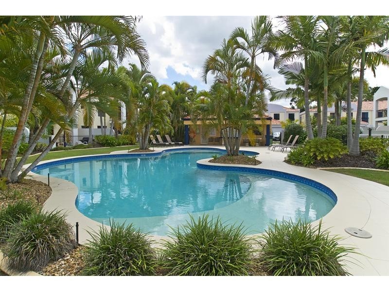 8864 Magnolia Drive East, Hope Island QLD 4212