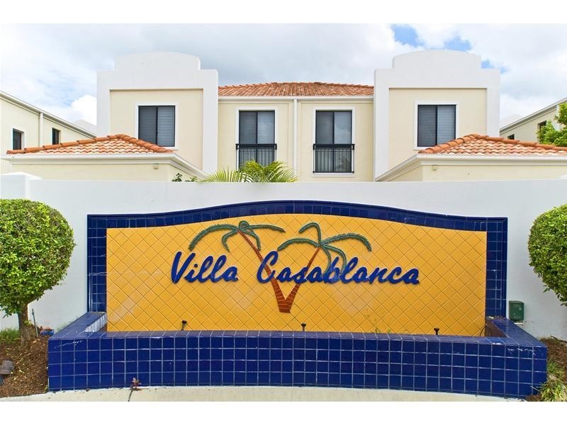 8864 Magnolia Drive East, Hope Island QLD 4212