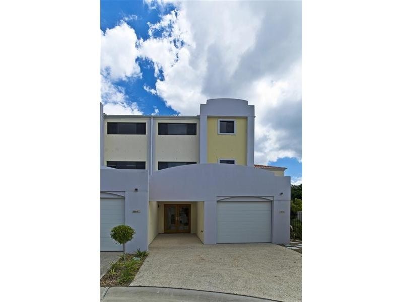 8864 Magnolia Drive East, Hope Island QLD 4212