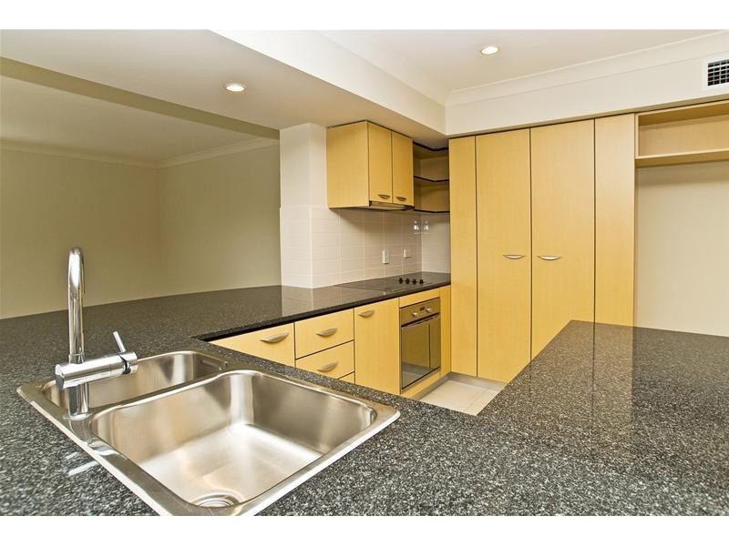 8864 Magnolia Drive East, Hope Island QLD 4212