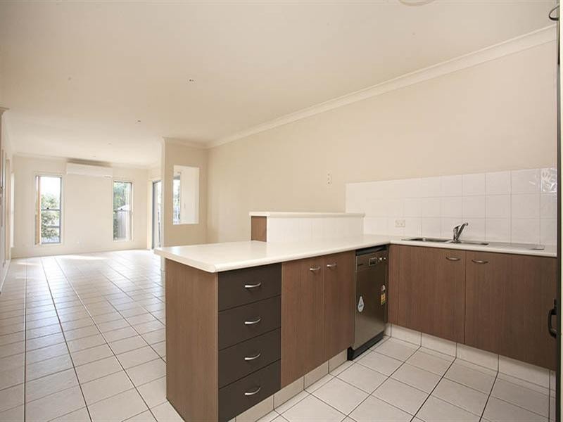 56 Merrilaine Crescent, Merrimac QLD 4226