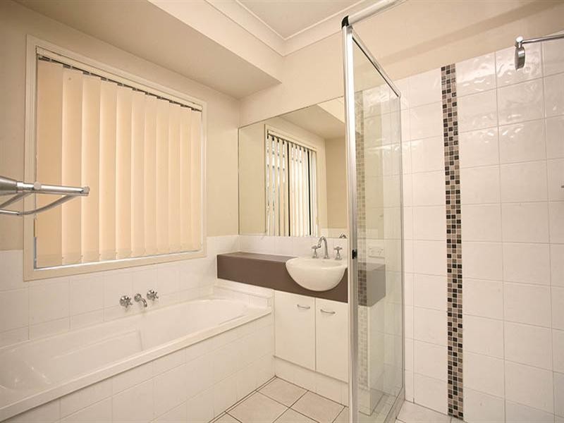 56 Merrilaine Crescent, Merrimac QLD 4226