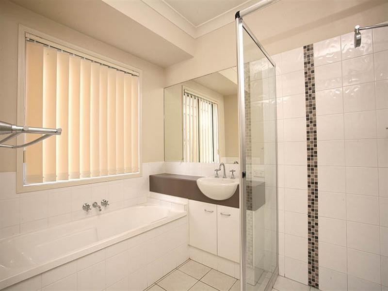 56 Merrilaine Crescent, Merrimac QLD 4226