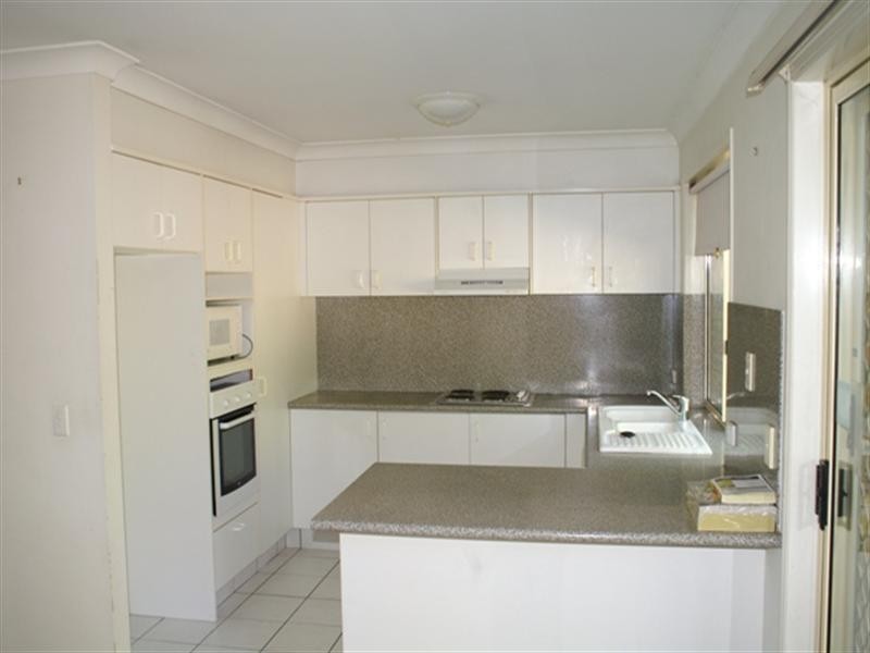 30/32 Riverview Road, Nerang QLD 4211