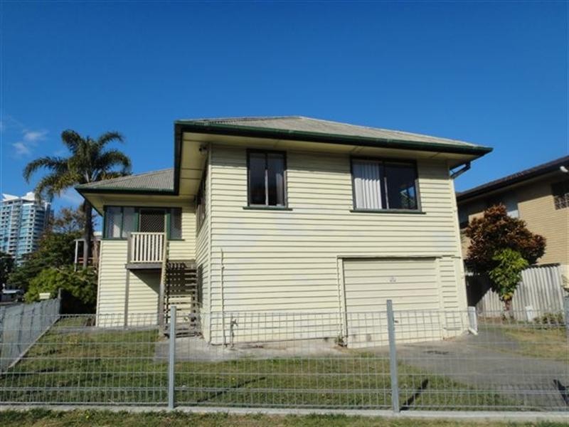 98 Frank Street, Labrador QLD 4215