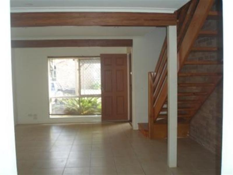 2/159 Pappas Way, Carrara QLD 4211