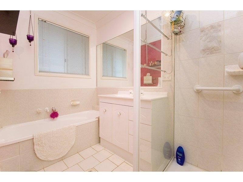 2/6 Freeman Street, Labrador QLD 4215