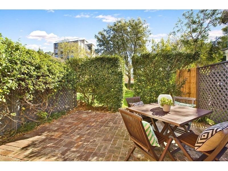 2/12A Ben Boyd Road, Neutral Bay NSW 2089