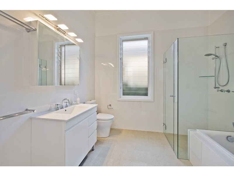 17 Emmett Street, Crows Nest NSW 2065