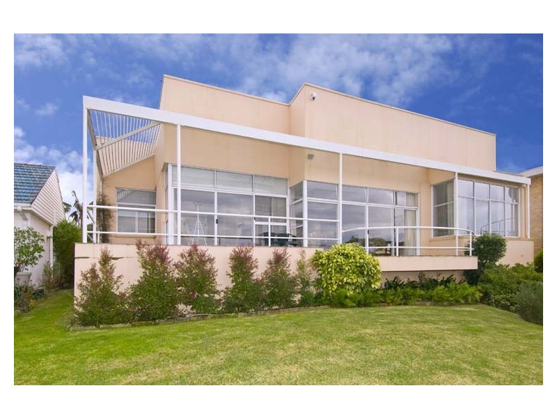 8 Avona Crescent, Seaforth NSW 2092