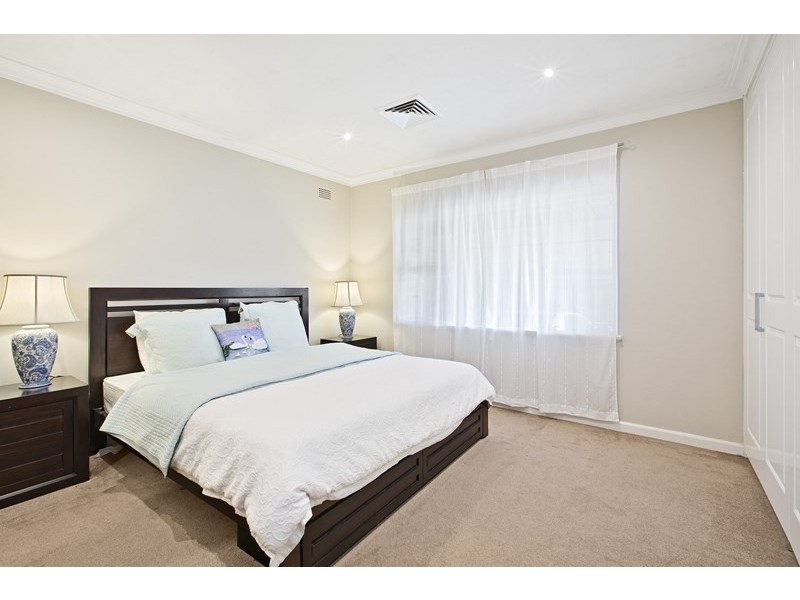 8 Finian Avenue, Killarney Heights NSW 2087