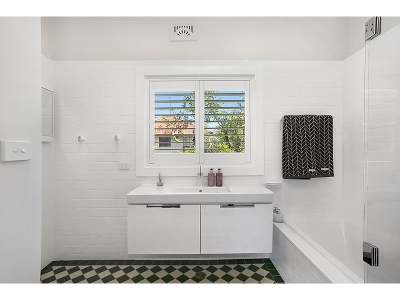 2 Warung Street, Mcmahons Point NSW 2060