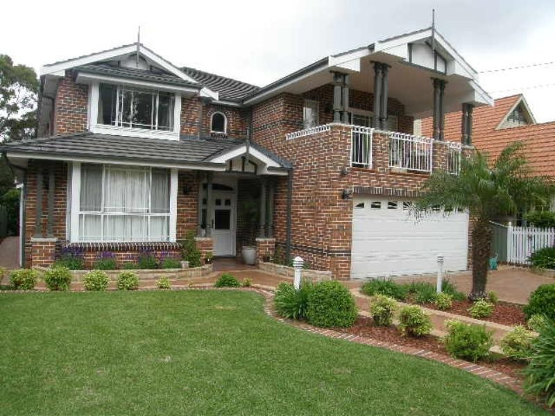 135 Middle Harbour Road, East Lindfield NSW 2070