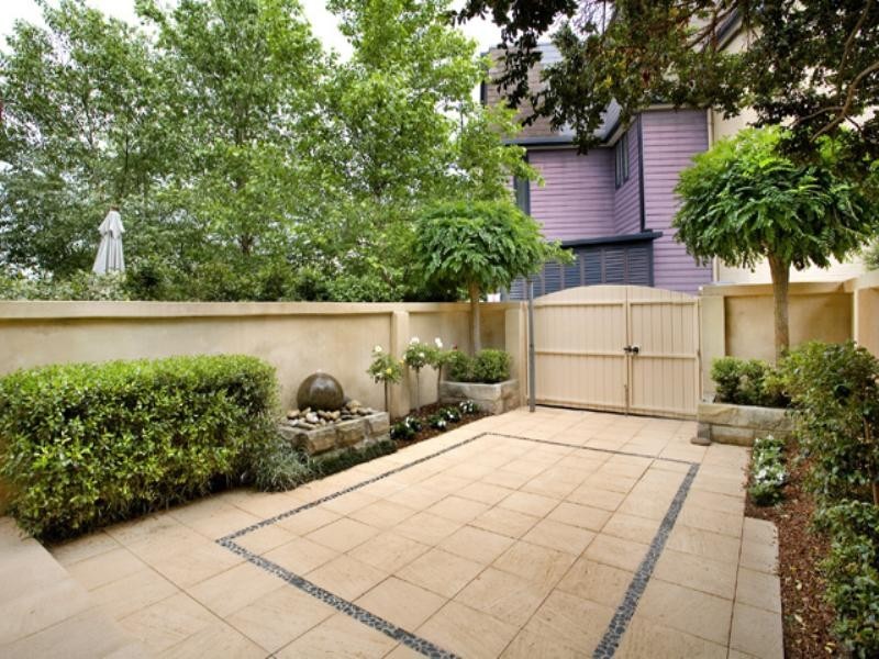 132 Blues Point Road, Mcmahons Point NSW 2060