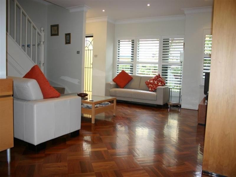 16/22 Mackenzie Street, Mcmahons Point NSW 2060