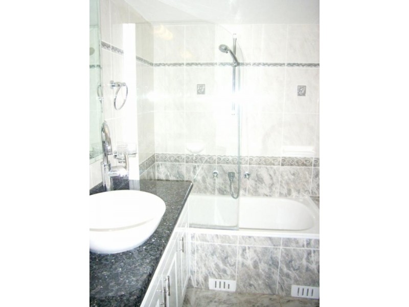 1/143 Ben Boyd Road, Neutral Bay NSW 2089