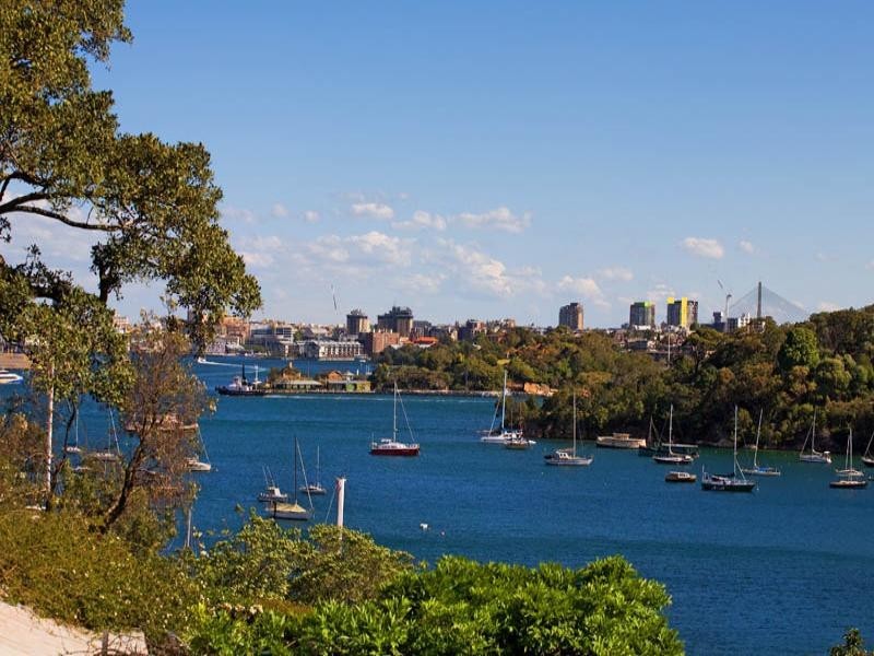 1 Commodore Crescent, Mcmahons Point NSW 2060