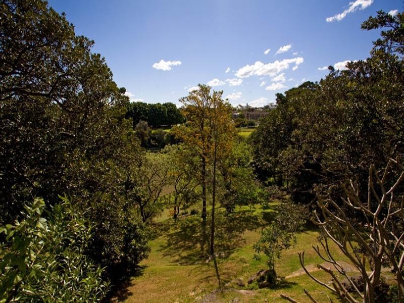 1 Commodore Crescent, Mcmahons Point NSW 2060