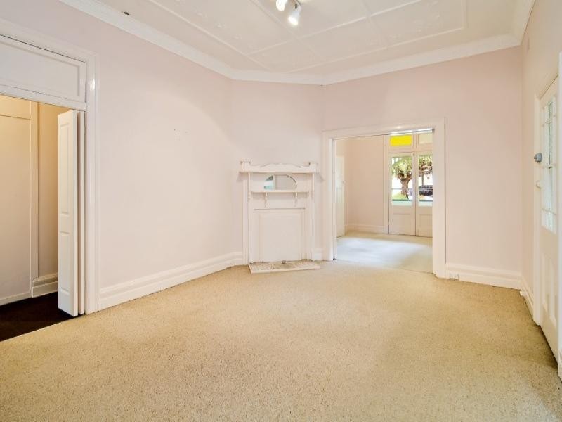 12 Holdsworth Avenue, St Leonards NSW 2065