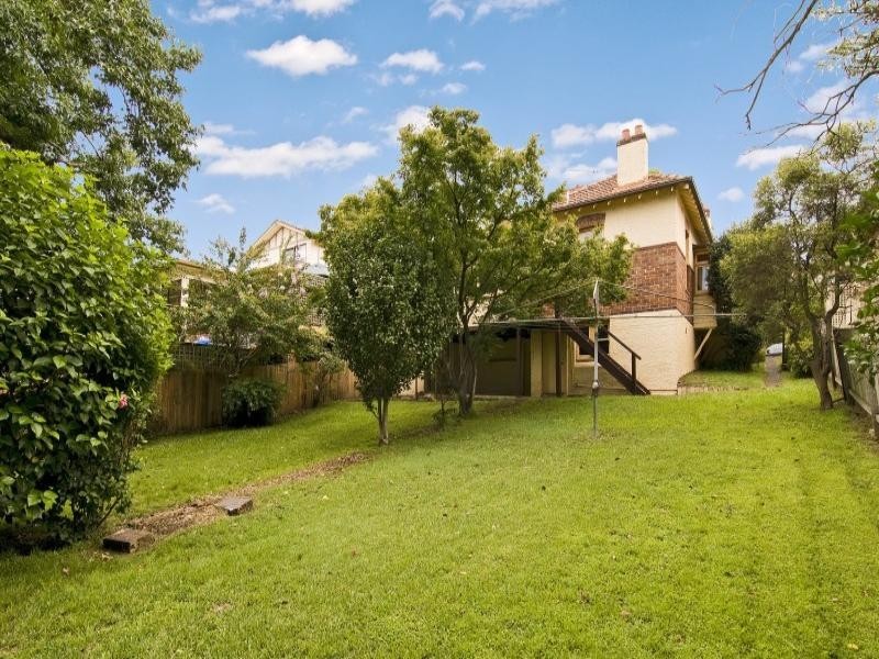 12 Holdsworth Avenue, St Leonards NSW 2065
