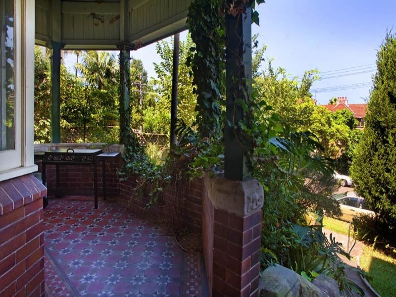 2/18 Lower Wycombe Road, Neutral Bay NSW 2089