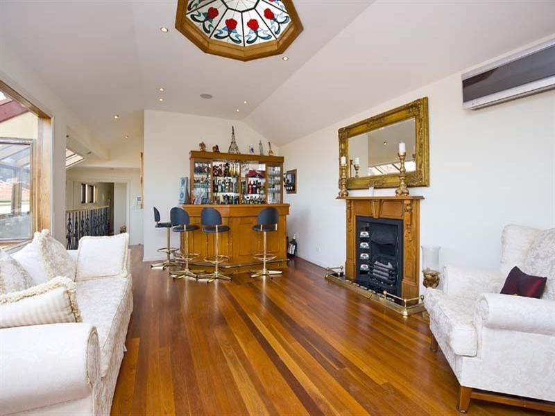 8 Rose Avenue (enter off Alfred St Nth), Neutral Bay NSW 2089