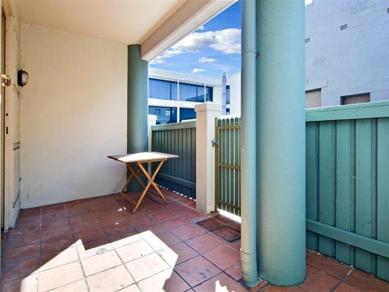 6/13 Ernest Street, Crows Nest NSW 2065