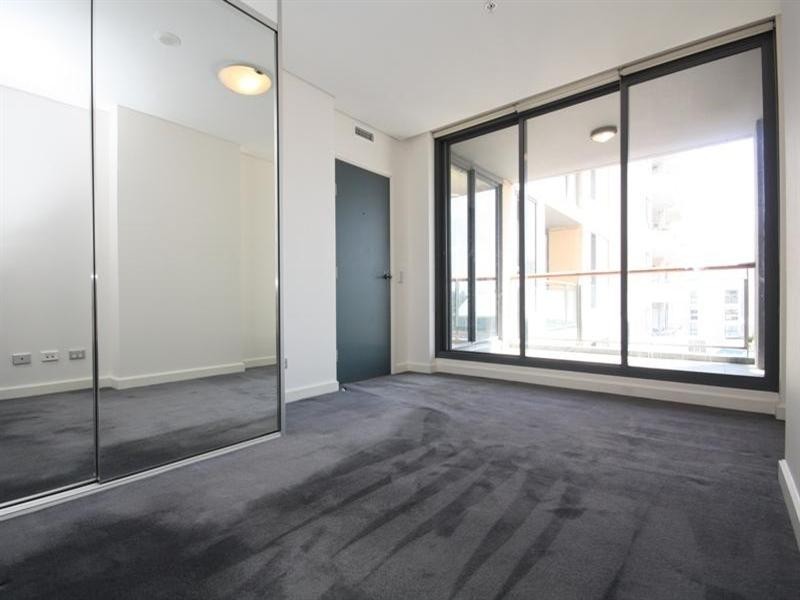 2004/2 Dind Street, Milsons Point NSW 2061