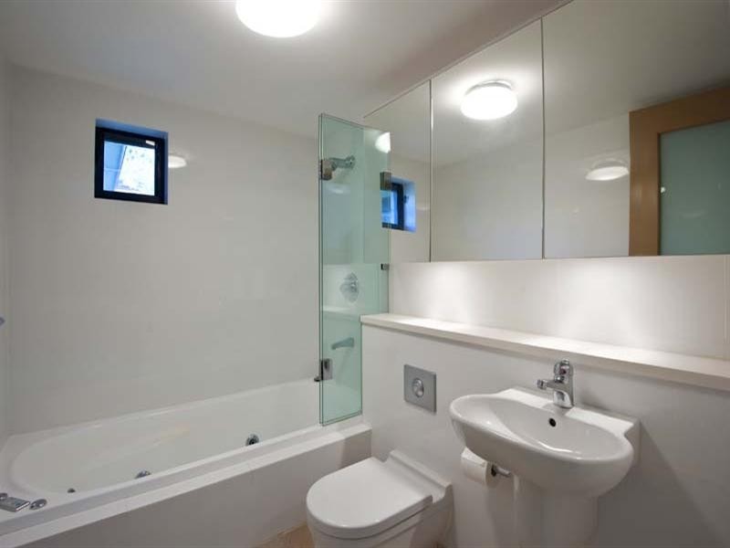 2/12 Commodore Street, Mcmahons Point NSW 2060