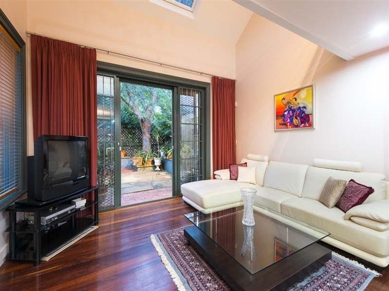 136 Blues Point Road, Mcmahons Point NSW 2060