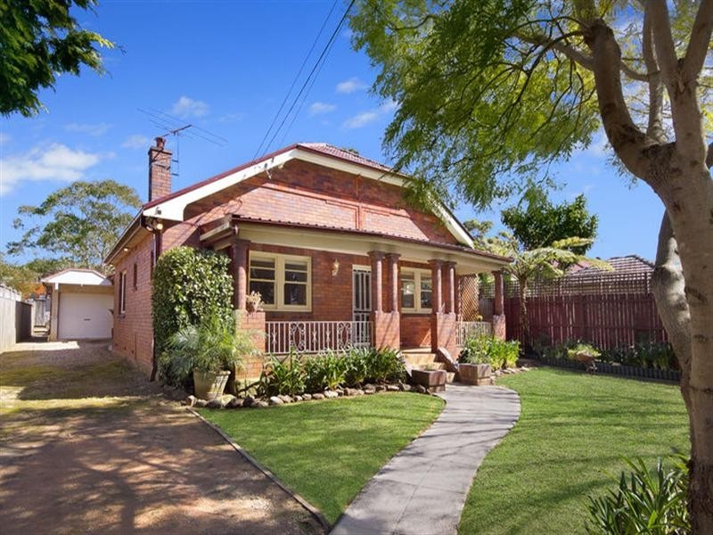 8 Summerville Crescent, Willoughby NSW 2068