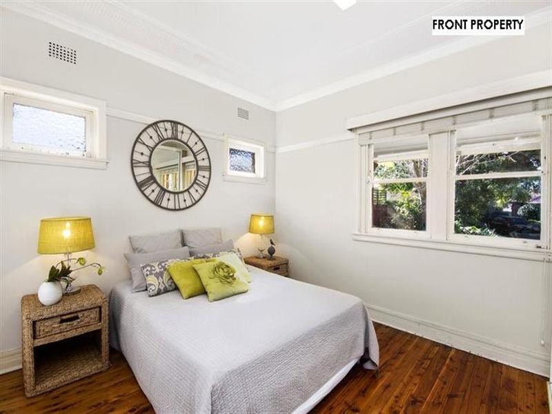 8 Summerville Crescent, Willoughby NSW 2068