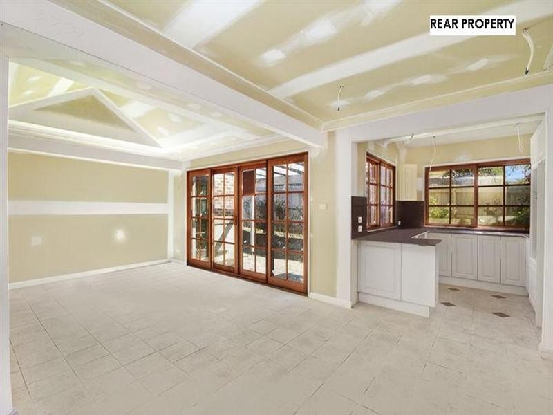 8 Summerville Crescent, Willoughby NSW 2068