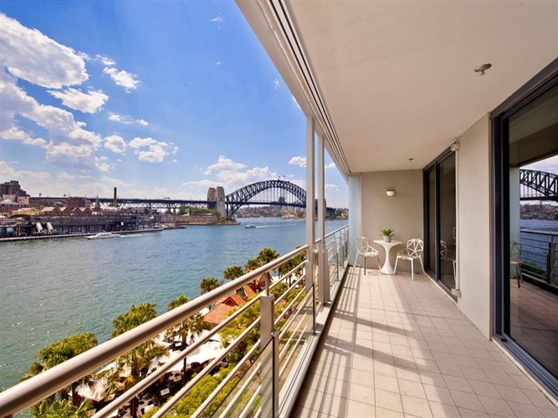 Res. 45,  3 Macquarie Street, Sydney NSW 2000