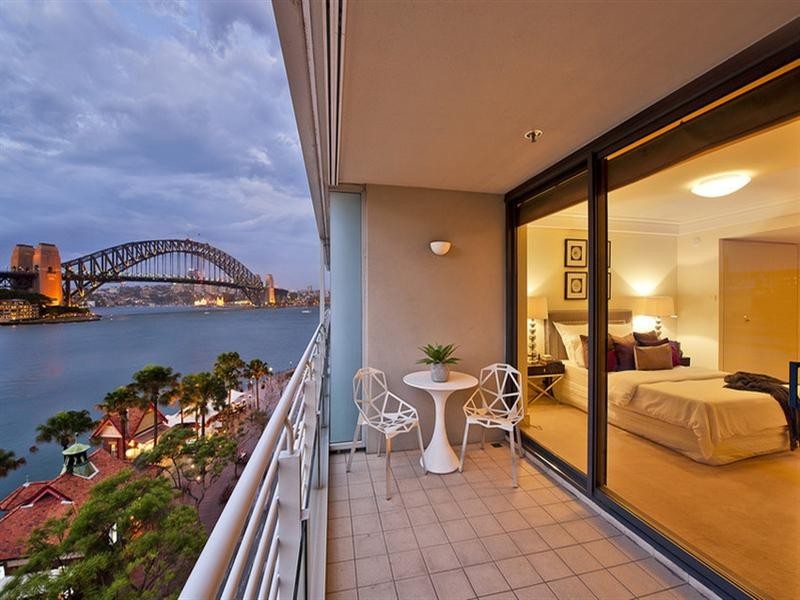 Res. 45,  3 Macquarie Street, Sydney NSW 2000