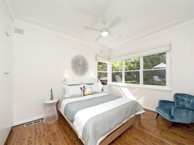 19 Lockley Parade, Castle Cove NSW 2069