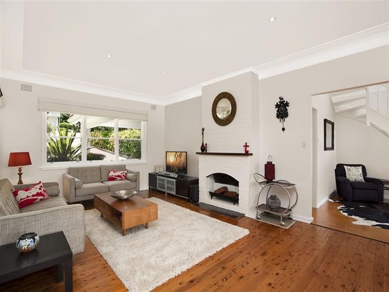 19 Lockley Parade, Castle Cove NSW 2069