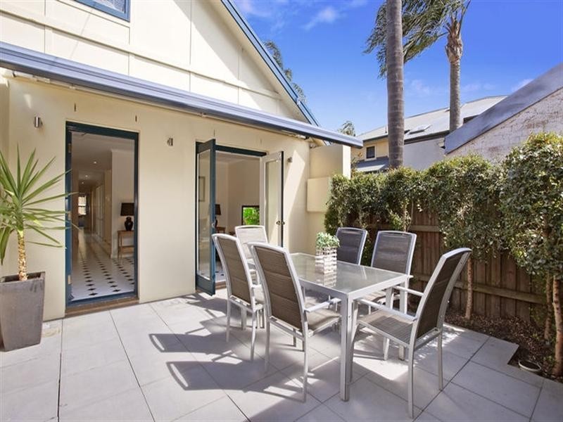 15 Huntington Street, Crows Nest NSW 2065