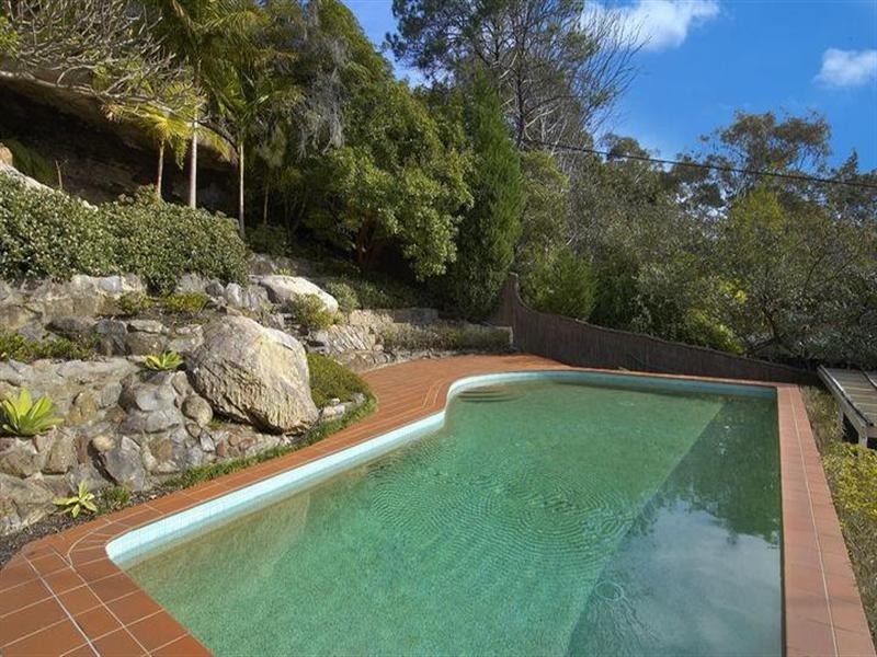 69 Sugarloaf Crescent, Castlecrag NSW 2068