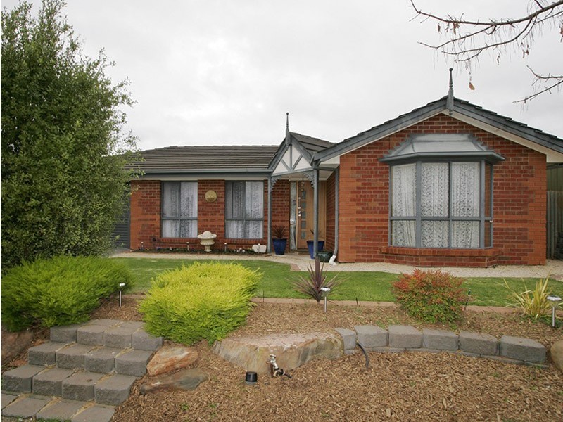 6 Esther Avenue, Woodcroft SA 5162