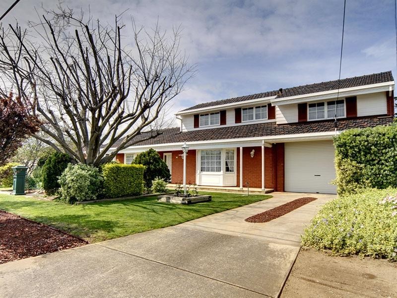 14 Meakin Terrace, Seaton SA 5023