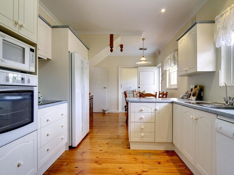 14 Meakin Terrace, Seaton SA 5023